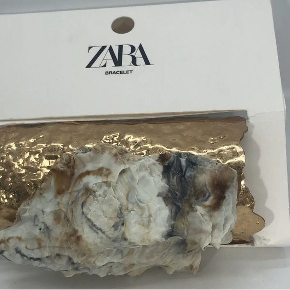 ZARA GOLD MAXI RESIN SEASHELL AND METAL BRACELET LIMITED EDITION NWT SOLD OUT 🔥 - Picture 8 of 9